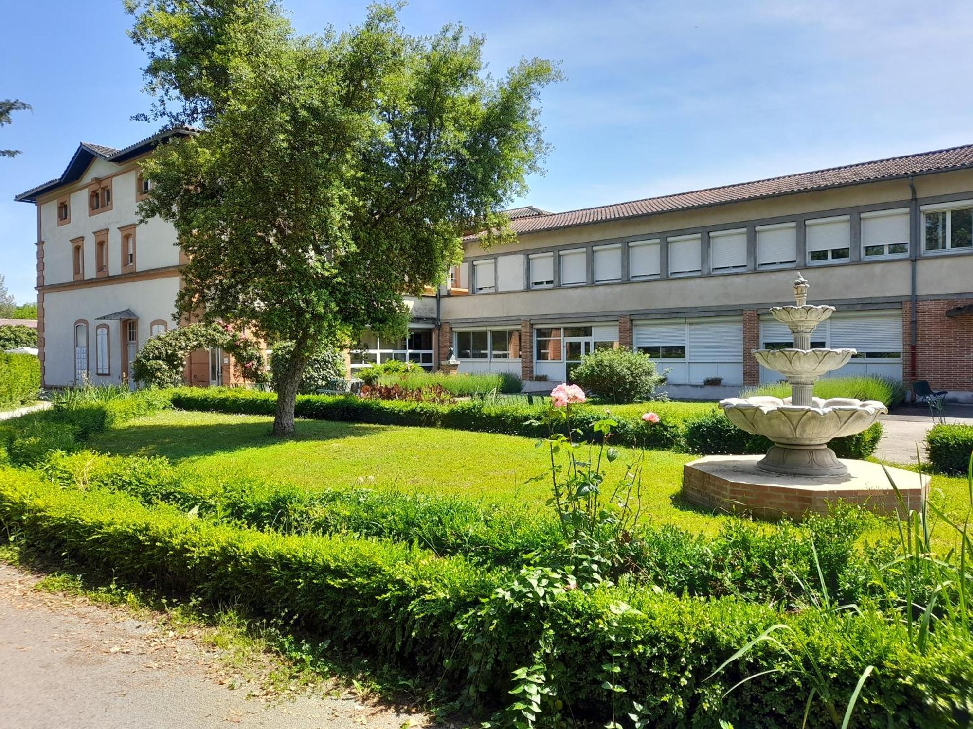 Centre Louis Ormieres Hotel Montauban Kültér fotó